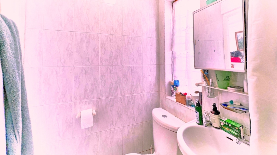 To Let 1 Bedroom Property for Rent in Green Point Western Cape